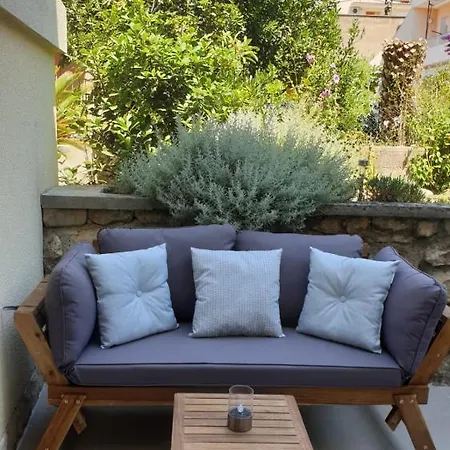 Private Garden *