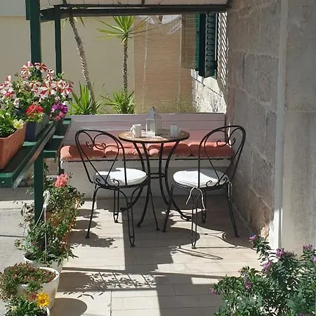 Apartment Private Garden Makarska